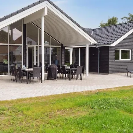 Villavilla 588 - Rabylille Strand, Lollandfalstermon * 스테지
